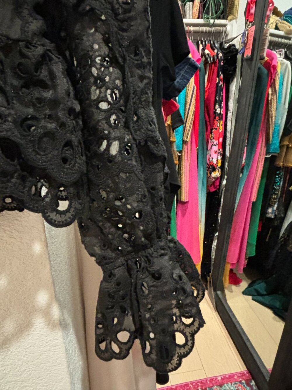 H&M Eyelet Peplum Top - Picture 3 of 4